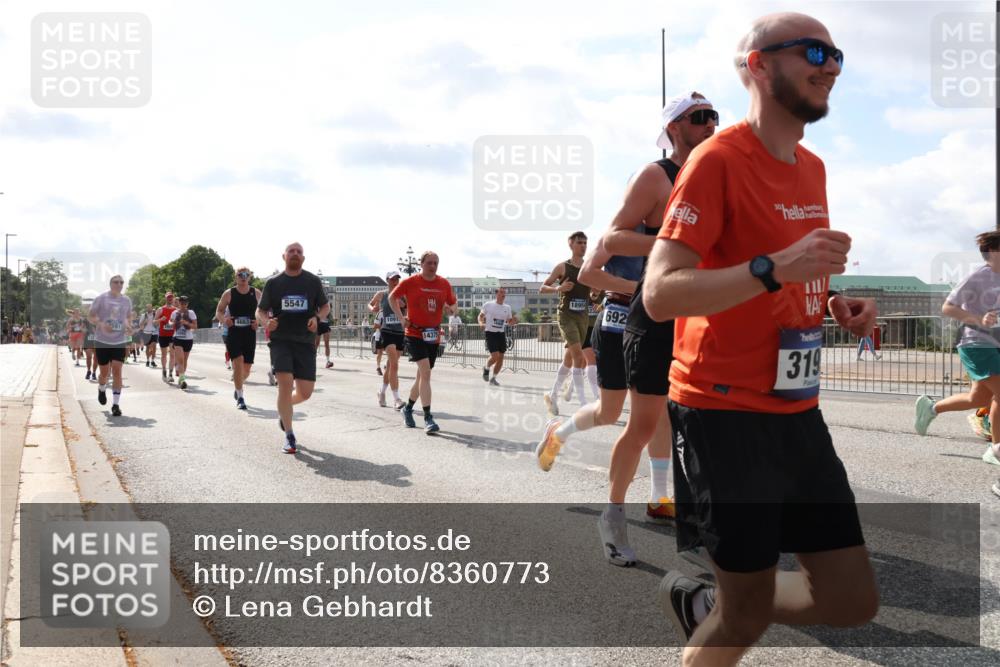 29.06.2025 - hella hamburg halbmarathon Lena Gebhardt http://msf.ph/oto/8360773 29.06.2025 10:01:40 Lombardsbrücke 5547, 14375, 30, 1895, 692, 319, 1184, 1329, 1387, 1420, 1464, 1653, 1722, 1724, 1729, 1881, 1940, 2006, 2091, 2167, 2591, 2806, 2957, 3039, 3199, 3425, 3663, 4068, 4249, 4286, 4319, 4322, 4328, 4370, 4649, 4663, 5547, 5570, 5602, 5603, 5675, 5742, 6087, 6281, 0000, 6302, 6327, 6438, 6591, 6595, 6921, 6924, 7287, 7846, 8030, 8045, 8046, 8191, 8392, 8578, 8691, 8822, 8926, 9230, 10281, 10301, 10383, 10576, 10882, 10915, 11043, 11465 meine-sportfotos.de