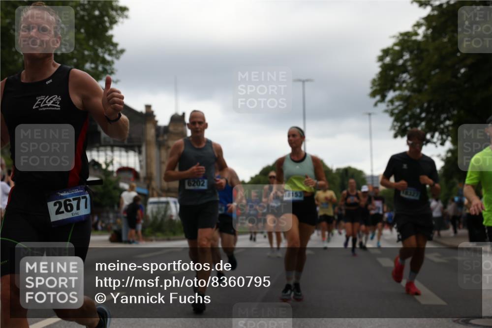 29.06.2025 - hella hamburg halbmarathon Yannick Fuchs http://msf.ph/oto/8360795 29.06.2025 10:53:12 20KM 1285, 2006, 2348, 2584, 2677, 2957, 2978, 3114, 3181, 3279, 3425, 3983, 4088, 4592, 5347, 5633, 5885, 6087, 6202, 6208, 6220, 6438, 6636, 6997, 7031, 7223, 7287, 7476, 8290, 9655, 10036, 10759, 10896, 10943, 11935, 11938, 12206, 12261, 12564, 12633, 12736, 12862, 13583, 13761, 14375, 14567, 14732, 14902, 14965, 15232, 15240, 15284, 15824, 16160, 16341, 16563, 16910, 16980, 17017, 17346, 17503, 17630, 18153, 18266, 18327, 18467, 18716, 19015, 19160 meine-sportfotos.de