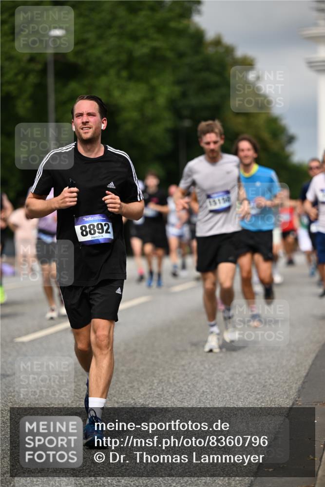 29.06.2025 - hella hamburg halbmarathon Dr. Thomas Lammeyer http://msf.ph/oto/8360796 29.06.2025 10:18:54 Kennedybrücke 1296, 1379, 1524, 1575, 1728, 1745, 2046, 2281, 2690, 3454, 3507, 3509, 3650, 3691, 4495, 4641, 5608, 5800, 5981, 6181, 6317, 6710, 6724, 7195, 7439, 7446, 7447, 7881, 8239, 8256, 8275, 8522, 8563, 8755, 8854, 8892, 9709, 9911, 9975, 10589, 10717, 10858, 11271 meine-sportfotos.de