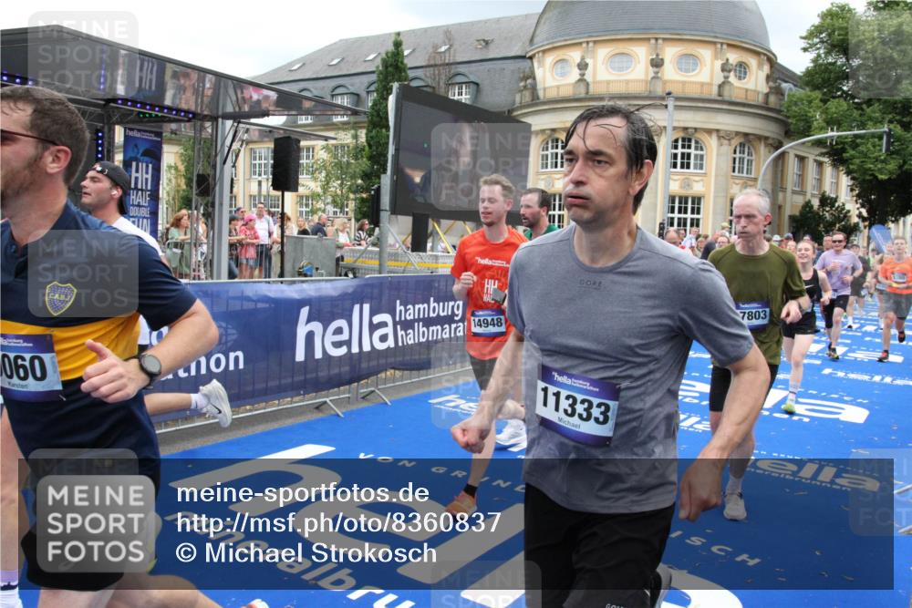 29.06.2025 - hella hamburg halbmarathon Michael Strokosch http://msf.ph/oto/8360837 29.06.2025 10:55:11 Ziel 1549, 1628, 2119, 2448, 2884, 3041, 3791, 3945, 4903, 6355, 8691, 9060, 9361, 9380, 10191, 10192, 11333, 11747, 11976, 12248, 12961, 13297, 14750, 14834, 14948, 16108, 16630, 17803, 17842, 18031, 18966 meine-sportfotos.de