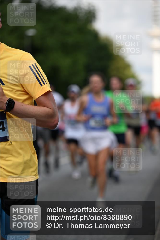 29.06.2025 - hella hamburg halbmarathon Dr. Thomas Lammeyer http://msf.ph/oto/8360890 29.06.2025 09:56:35 Kennedybrücke 1012, 1070, 1415, 1468, 1613, 1735, 1782, 2048, 2189, 2213, 2233, 2590, 2970, 3021, 3098, 3109, 3124, 3304, 3907, 3917, 3928, 4277, 4497, 4691, 4933, 4981, 5476, 5477, 5623, 5682, 6152, 6712, 6716, 7005, 7067, 7093, 7191, 7325, 7599, 7765, 7843, 8145, 8664, 8694, 8704, 8722, 9081, 9213, 9232, 9374, 9534, 9538, 9540, 9585, 10000, 10208, 10246, 10313, 10750, 10796, 10969, 11153, 11291, 11346 meine-sportfotos.de