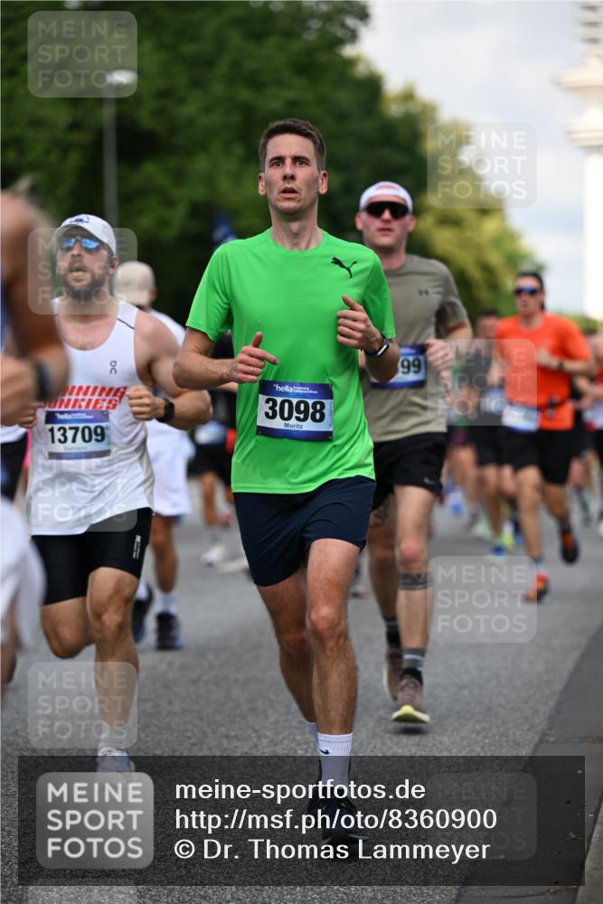 29.06.2025 - hella hamburg halbmarathon Dr. Thomas Lammeyer http://msf.ph/oto/8360900 29.06.2025 09:56:37 Kennedybrücke 1012, 1070, 1163, 1176, 1391, 1468, 1613, 1735, 1782, 2048, 2189, 2213, 2590, 2788, 2970, 3021, 3098, 3109, 3124, 3304, 3907, 3917, 3928, 4277, 4497, 4691, 4933, 4981, 4997, 5476, 5477, 5623, 5624, 5682, 6152, 6712, 6716, 7005, 7093, 7204, 7325, 7599, 7765, 7843, 8063, 8145, 8664, 8694, 8704, 8722, 9081, 9213, 9232, 9374, 9534, 9538, 9540, 9585, 10000, 10208, 10246, 10313, 10750, 10796, 10969, 11153, 11291, 11346 meine-sportfotos.de