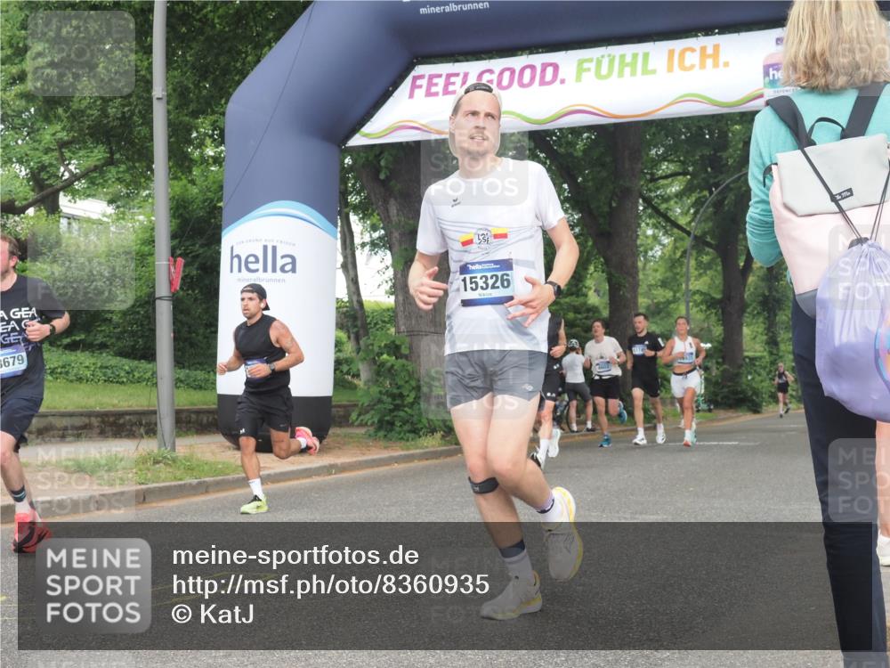 29.06.2025 - hella hamburg halbmarathon KatJ http://msf.ph/oto/8360935 29.06.2025 10:22:27 Zwischen KM18-KM19 2879 meine-sportfotos.de