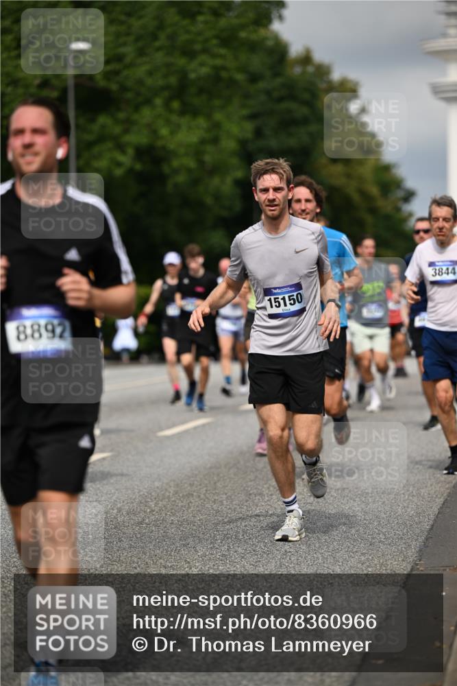 29.06.2025 - hella hamburg halbmarathon Dr. Thomas Lammeyer http://msf.ph/oto/8360966 29.06.2025 10:18:55 Kennedybrücke 1296, 1379, 1524, 1575, 1728, 1745, 2046, 2281, 2690, 3454, 3507, 3509, 3513, 3650, 3691, 4495, 4641, 5608, 5800, 5981, 6181, 6317, 6710, 7195, 7439, 7446, 7447, 7881, 8239, 8256, 8275, 8522, 8563, 8755, 8854, 8892, 9709, 9911, 9975, 10589, 10717, 10858, 11271 meine-sportfotos.de