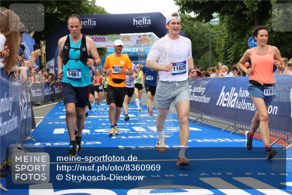 29.06.2025 - hella hamburg halbmarathon Strokosch-Dieckow http://msf.ph/oto/8360969 29.06.2025 10:51:14 Ziel 1366, 1461, 1817, 2364, 2636, 2718, 4404, 4814, 4967, 5600, 6027, 6657, 6776, 8316, 8930, 8989, 9476, 10480, 10667, 10868, 11124, 11512, 11625, 11733, 12016, 13047, 13073, 14865, 14994, 15480, 17530, 17823, 18019, 18489 meine-sportfotos.de