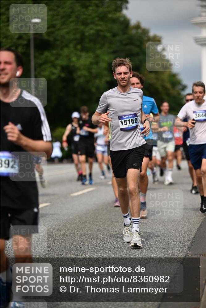 29.06.2025 - hella hamburg halbmarathon Dr. Thomas Lammeyer http://msf.ph/oto/8360982 29.06.2025 10:18:55 Kennedybrücke 1296, 1379, 1524, 1575, 1728, 1745, 2046, 2281, 2690, 3454, 3507, 3509, 3513, 3650, 3691, 4495, 4641, 5608, 5800, 5981, 6181, 6317, 6710, 7195, 7439, 7446, 7447, 7881, 8239, 8256, 8275, 8522, 8563, 8755, 8854, 8892, 9709, 9911, 9975, 10589, 10717, 10858, 11271 meine-sportfotos.de