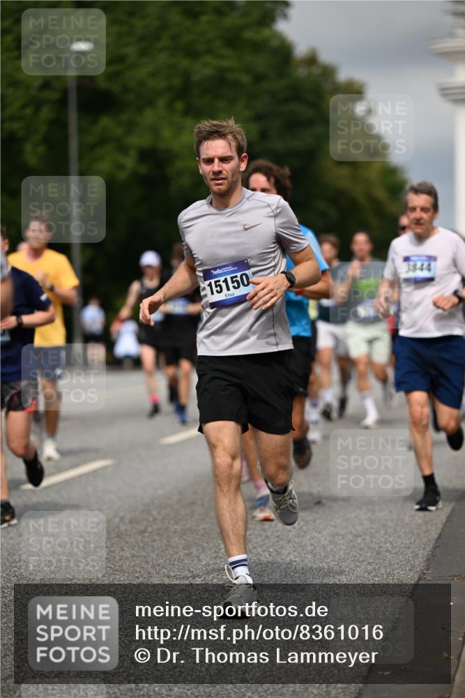 29.06.2025 - hella hamburg halbmarathon Dr. Thomas Lammeyer http://msf.ph/oto/8361016 29.06.2025 10:18:56 Kennedybrücke 1296, 1379, 1524, 1575, 1745, 2046, 2281, 2690, 3454, 3507, 3509, 3513, 3650, 3691, 4495, 4641, 5608, 5800, 5981, 6317, 6710, 7195, 7439, 7446, 7447, 7881, 8239, 8256, 8275, 8522, 8563, 8609, 8854, 8892, 9709, 9911, 9975, 10589, 10717, 10858, 11271 meine-sportfotos.de