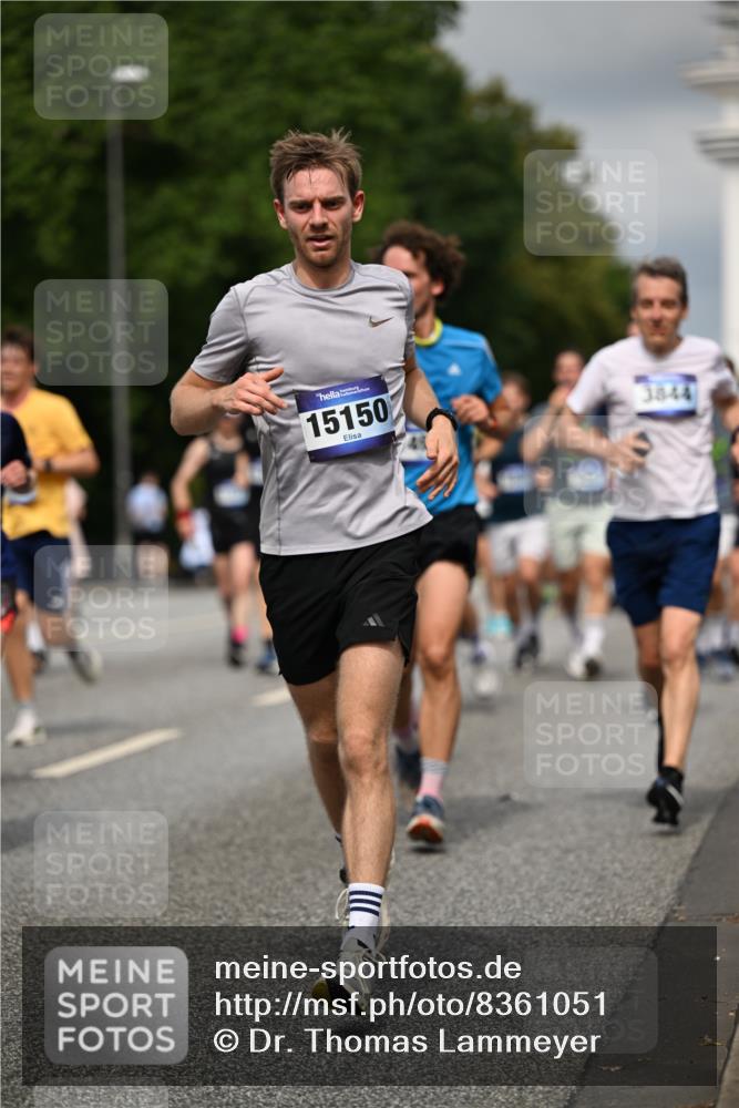 29.06.2025 - hella hamburg halbmarathon Dr. Thomas Lammeyer http://msf.ph/oto/8361051 29.06.2025 10:18:56 Kennedybrücke 1296, 1379, 1524, 1575, 1745, 2046, 2281, 2690, 3454, 3507, 3509, 3513, 3650, 3691, 4495, 4641, 5608, 5800, 5981, 6317, 6710, 7195, 7439, 7446, 7447, 7881, 8239, 8256, 8275, 8522, 8563, 8609, 8854, 8892, 9709, 9911, 9975, 10589, 10717, 10858, 11271 meine-sportfotos.de