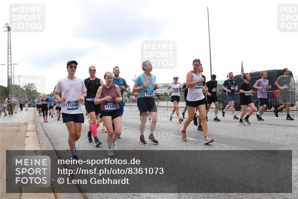 29.06.2025 - hella hamburg halbmarathon Lena Gebhardt http://msf.ph/oto/8361073 29.06.2025 10:48:19 Lombardsbrücke 11548, 45, 17325, 7393, 1394, 1079, 3933, 18480, 1142, 1157, 1174, 1175, 1392, 1645, 1701, 2037, 2163, 2195, 2197, 2418, 2475, 2545, 2627, 2650, 2756, 2909, 2958, 3049, 3224, 3320, 3468, 3504, 3661, 3679, 3933, 4327, 4588, 4856, 5585, 5781, 5886, 5952, 6143, 7240, 7393, 7394, 7427, 7532, 7916, 8077, 8310, 8461, 8521, 8760, 8774, 8948, 9356, 9696, 9697, 9775, 9787, 9921, 10059, 10145, 10777, 10794, 11548, 11742, 11781, 13814, 15715, 16498, 16499 meine-sportfotos.de