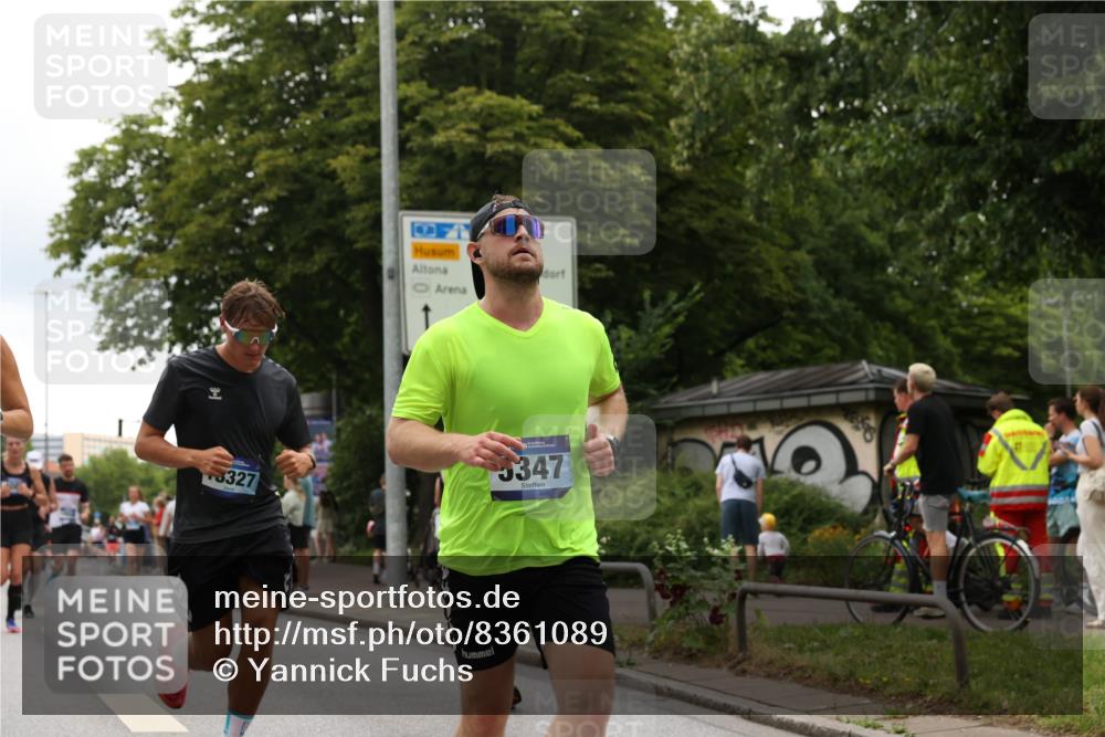 29.06.2025 - hella hamburg halbmarathon Yannick Fuchs http://msf.ph/oto/8361089 29.06.2025 10:53:13 20KM 1285, 2006, 2348, 2584, 2677, 2957, 2978, 3114, 3181, 3279, 3425, 3983, 4088, 4592, 5347, 5633, 5885, 6087, 6202, 6220, 6438, 6997, 7031, 7223, 7287, 7476, 8290, 9655, 10036, 10587, 10759, 10896, 10943, 11935, 11938, 12206, 12261, 12564, 12633, 12736, 12862, 13583, 13761, 14375, 14567, 14732, 14902, 14965, 15232, 15240, 15284, 15824, 16160, 16341, 16563, 16910, 16980, 17017, 17346, 17503, 17630, 18153, 18266, 18327, 18467, 18716, 19015, 19160 meine-sportfotos.de