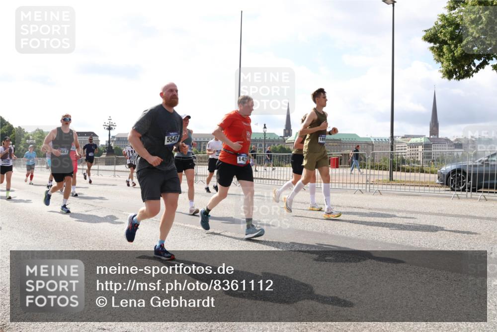 29.06.2025 - hella hamburg halbmarathon Lena Gebhardt http://msf.ph/oto/8361112 29.06.2025 10:01:41 Lombardsbrücke 15093, 663, 5547, 1432, 1184, 1329, 1387, 1420, 1464, 1653, 1722, 1724, 1729, 1881, 1940, 2006, 2091, 2167, 2591, 2806, 2957, 3039, 3199, 3425, 3663, 4249, 4286, 4319, 4322, 4328, 4370, 4649, 4663, 5547, 5570, 5602, 5603, 5675, 5742, 6087, 6281, 0000, 6302, 6327, 6438, 6591, 6595, 6921, 6924, 7287, 7846, 8030, 8045, 8046, 8191, 8392, 8578, 8691, 8822, 8926, 9230, 10281, 10301, 10383, 10576, 10882, 10915, 11043, 11465, 14471 meine-sportfotos.de