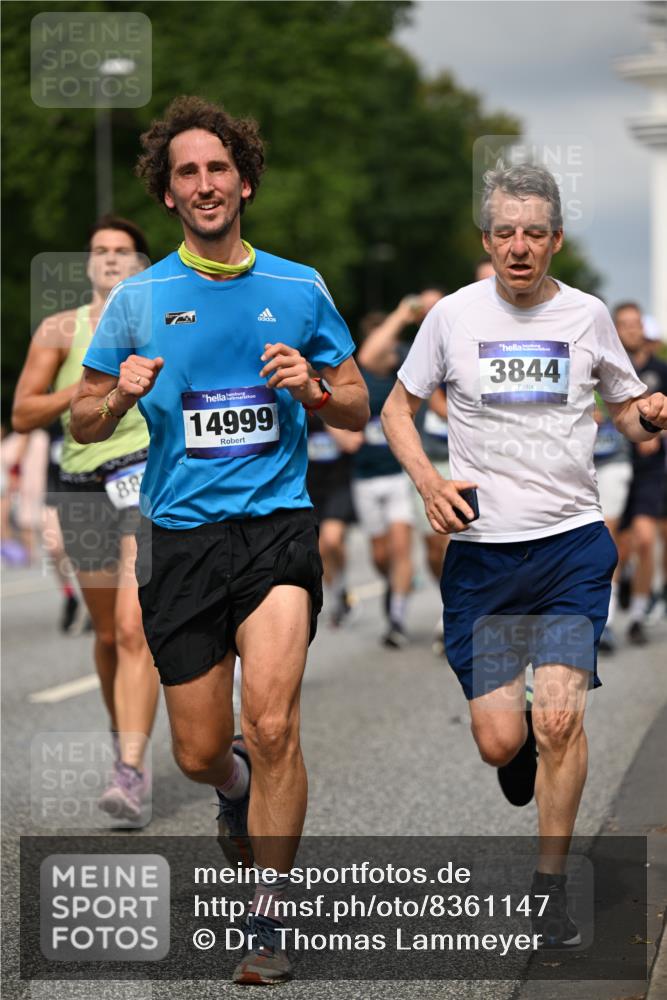 29.06.2025 - hella hamburg halbmarathon Dr. Thomas Lammeyer http://msf.ph/oto/8361147 29.06.2025 10:18:58 Kennedybrücke 1296, 1379, 1524, 1575, 1745, 2046, 2281, 2690, 3454, 3507, 3509, 3513, 3650, 4495, 4641, 5608, 5800, 5981, 6248, 6317, 6710, 7195, 7439, 7446, 7447, 7881, 8239, 8256, 8275, 8522, 8563, 8609, 8854, 8892, 9709, 9911, 9975, 10589, 10717, 10858, 11271 meine-sportfotos.de