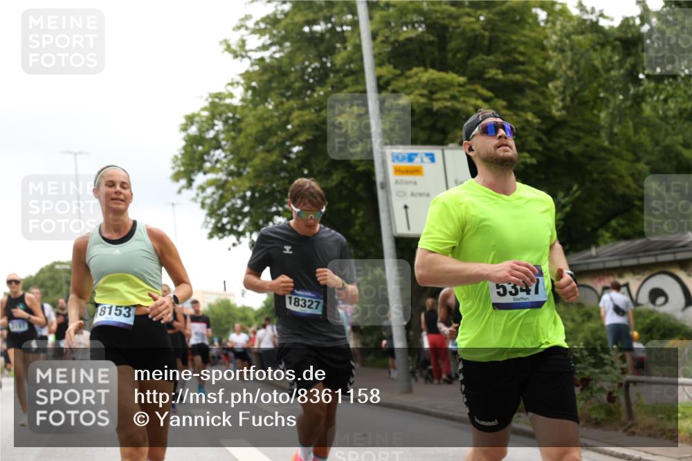 29.06.2025 - hella hamburg halbmarathon Yannick Fuchs http://msf.ph/oto/8361158 29.06.2025 10:53:13 20KM 1285, 2006, 2348, 2584, 2677, 2957, 2978, 3114, 3181, 3279, 3425, 3983, 4088, 4592, 5347, 5633, 5885, 6087, 6202, 6220, 6438, 6997, 7031, 7223, 7287, 7476, 8290, 9655, 10036, 10587, 10759, 10896, 10943, 11935, 11938, 12206, 12261, 12564, 12633, 12736, 12862, 13583, 13761, 14375, 14567, 14732, 14902, 14965, 15232, 15240, 15284, 15824, 16160, 16341, 16563, 16910, 16980, 17017, 17346, 17503, 17630, 18153, 18266, 18327, 18467, 18716, 19015, 19160 meine-sportfotos.de