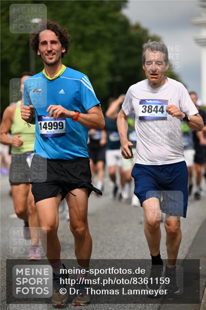 29.06.2025 - hella hamburg halbmarathon Dr. Thomas Lammeyer http://msf.ph/oto/8361159 29.06.2025 10:18:58 Kennedybrücke 1296, 1379, 1524, 1575, 1745, 2046, 2281, 2690, 3454, 3507, 3509, 3513, 3650, 4495, 4641, 5608, 5800, 5981, 6248, 6317, 6710, 7195, 7439, 7446, 7447, 7881, 8239, 8256, 8275, 8522, 8563, 8609, 8854, 8892, 9709, 9911, 9975, 10589, 10717, 10858, 11271 meine-sportfotos.de