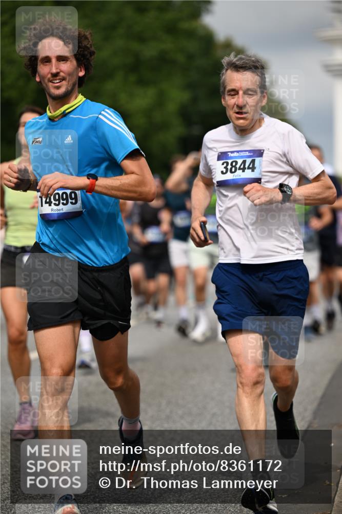 29.06.2025 - hella hamburg halbmarathon Dr. Thomas Lammeyer http://msf.ph/oto/8361172 29.06.2025 10:18:58 Kennedybrücke 1296, 1379, 1524, 1575, 1745, 2046, 2281, 2690, 3454, 3507, 3509, 3513, 3650, 4495, 4641, 5608, 5800, 5981, 6248, 6317, 6710, 7195, 7439, 7446, 7447, 7881, 8239, 8256, 8275, 8522, 8563, 8609, 8854, 8892, 9709, 9911, 9975, 10589, 10717, 10858, 11271 meine-sportfotos.de
