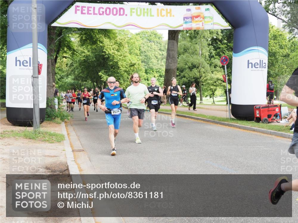 29.06.2025 - hella hamburg halbmarathon MichiJ http://msf.ph/oto/8361181 29.06.2025 10:42:56 Zwischen KM18-KM19 2034, 4249, 5643, 5721, 8639, 10582, 11039, 12440, 14175, 15113, 15134, 18719 meine-sportfotos.de