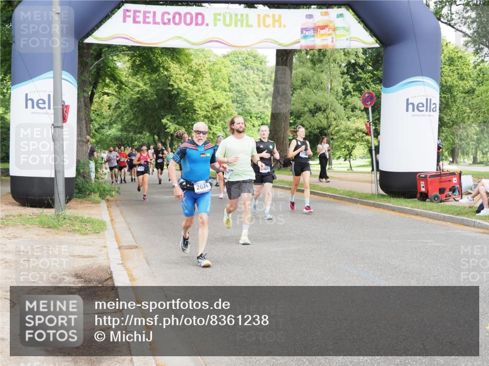 29.06.2025 - hella hamburg halbmarathon MichiJ http://msf.ph/oto/8361238 29.06.2025 10:42:56 Zwischen KM18-KM19 2034, 4249, 5643, 5721, 8639, 10582, 11039, 12440, 14175, 15113, 15134, 18719 meine-sportfotos.de