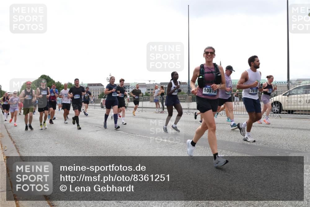 29.06.2025 - hella hamburg halbmarathon Lena Gebhardt http://msf.ph/oto/8361251 29.06.2025 10:39:16 Lombardsbrücke 725, 11419, 257, 257, 12745, 18934, 10315, 7576, 7815, 6611, 1232, 1390, 1451, 1760, 1856, 1883, 2092, 2524, 2534, 2571, 2574, 2843, 2893, 2998, 3275, 3307, 3353, 3727, 3745, 4257, 4320, 4410, 4523, 4603, 4609, 4659, 4855, 4882, 4964, 6062, 6112, 6321, 6342, 6343, 6611, 6748, 7263, 7341, 7501, 7506, 7524, 7589, 7684, 7815, 8203, 8243, 8457, 8783, 8995, 9393, 9420, 9446, 9569, 9698, 9708, 9777, 9974, 9977, 10001, 10072, 10315, 10512, 10516, 10554, 13060 meine-sportfotos.de