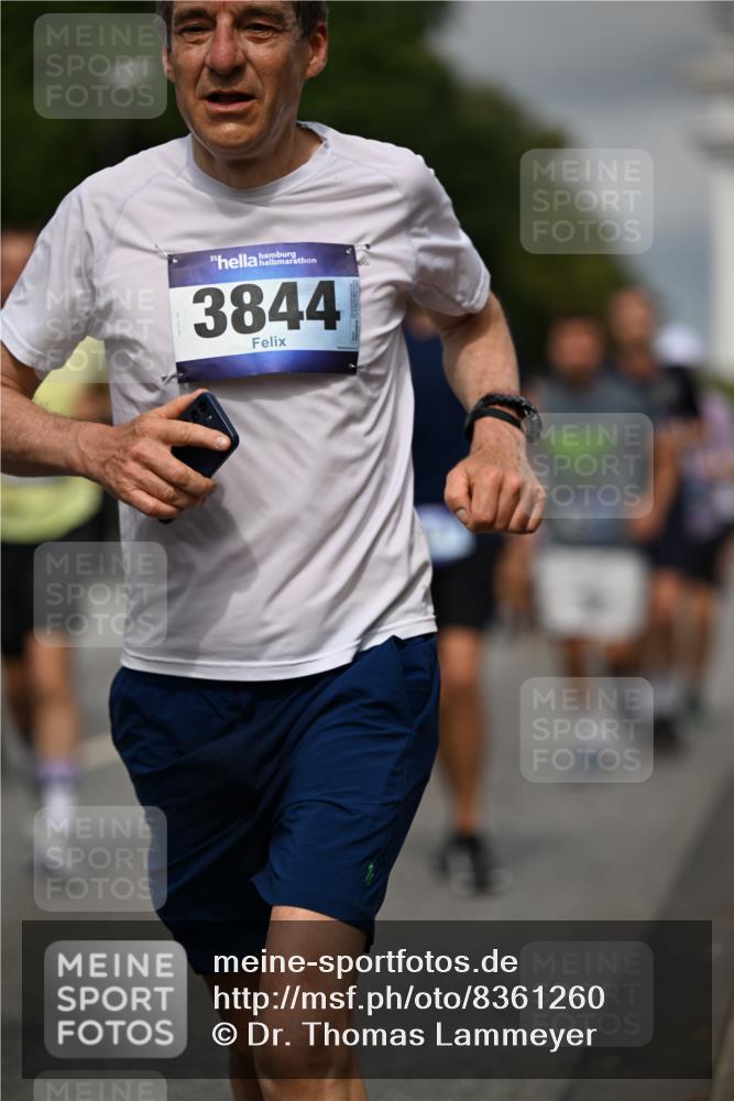 29.06.2025 - hella hamburg halbmarathon Dr. Thomas Lammeyer http://msf.ph/oto/8361260 29.06.2025 10:18:59 Kennedybrücke 1296, 1379, 1524, 1575, 1745, 2046, 2281, 2690, 3507, 3509, 3513, 3650, 4495, 4641, 5608, 5800, 5981, 6248, 6317, 6710, 7195, 7439, 7446, 7447, 7881, 8237, 8239, 8256, 8275, 8522, 8563, 8609, 8854, 8892, 9709, 9911, 9975, 10589, 10717, 10858, 11271 meine-sportfotos.de