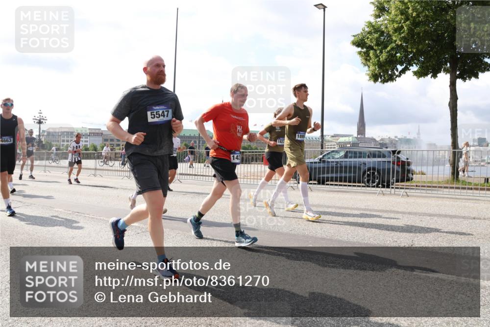 29.06.2025 - hella hamburg halbmarathon Lena Gebhardt http://msf.ph/oto/8361270 29.06.2025 10:01:41 Lombardsbrücke 4663, 5547, 143, 1895, 1823, 1184, 1329, 1387, 1420, 1464, 1653, 1722, 1724, 1729, 1881, 1940, 2006, 2091, 2167, 2591, 2806, 2957, 3039, 3199, 3425, 3663, 4249, 4286, 4319, 4322, 4328, 4370, 4649, 4663, 5547, 5570, 5602, 5603, 5675, 5742, 6087, 6281, 0000, 6302, 6327, 6438, 6591, 6595, 6921, 6924, 7287, 7846, 8030, 8045, 8046, 8191, 8392, 8578, 8691, 8822, 8926, 9230, 10281, 10301, 10383, 10576, 10882, 10915, 11043, 11465, 14471 meine-sportfotos.de
