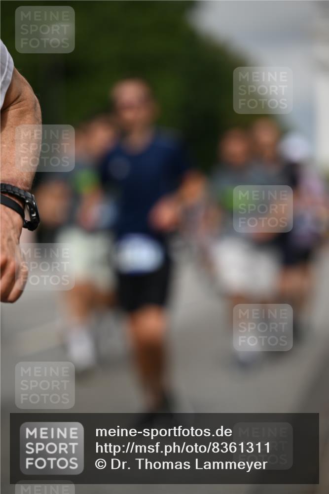 29.06.2025 - hella hamburg halbmarathon Dr. Thomas Lammeyer http://msf.ph/oto/8361311 29.06.2025 10:18:59 Kennedybrücke 1296, 1379, 1524, 1575, 1745, 2046, 2281, 2690, 3507, 3509, 3513, 3650, 4495, 4641, 5608, 5800, 5981, 6248, 6317, 6710, 7195, 7439, 7446, 7447, 7881, 8237, 8239, 8256, 8275, 8522, 8563, 8609, 8854, 8892, 9709, 9911, 9975, 10589, 10717, 10858, 11271 meine-sportfotos.de