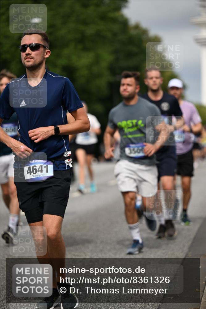 29.06.2025 - hella hamburg halbmarathon Dr. Thomas Lammeyer http://msf.ph/oto/8361326 29.06.2025 10:19:00 Kennedybrücke 1296, 1379, 1524, 1575, 1745, 2046, 2281, 2690, 3507, 3509, 3513, 3650, 4495, 4641, 5271, 5608, 5800, 5981, 6248, 6317, 6710, 7195, 7439, 7446, 7447, 7881, 8237, 8239, 8256, 8275, 8522, 8609, 8854, 8892, 9709, 9911, 9975, 10589, 10717, 10858, 11271 meine-sportfotos.de