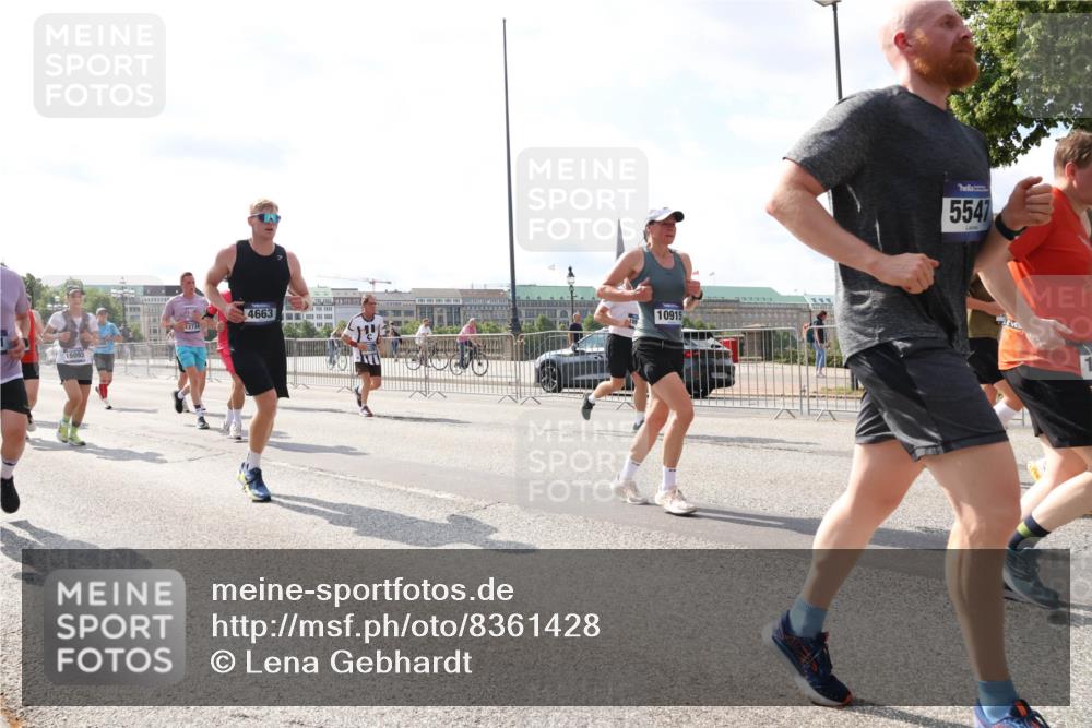 29.06.2025 - hella hamburg halbmarathon Lena Gebhardt http://msf.ph/oto/8361428 29.06.2025 10:01:42 Lombardsbrücke 15093, 12734, 4663, 10915, 5547, 1184, 1329, 1387, 1420, 1464, 1653, 1722, 1724, 1729, 1881, 1940, 2006, 2091, 2167, 2591, 2806, 2957, 3039, 3199, 3425, 3663, 4249, 4286, 4319, 4322, 4328, 4370, 4649, 4663, 5547, 5570, 5602, 5603, 5675, 5742, 6087, 6281, 0000, 6302, 6327, 6438, 6591, 6595, 6921, 6924, 7287, 7846, 8030, 8045, 8046, 8191, 8392, 8578, 8691, 8822, 8926, 9230, 10177, 10281, 10301, 10383, 10576, 10882, 10915, 11043, 11465, 14471 meine-sportfotos.de
