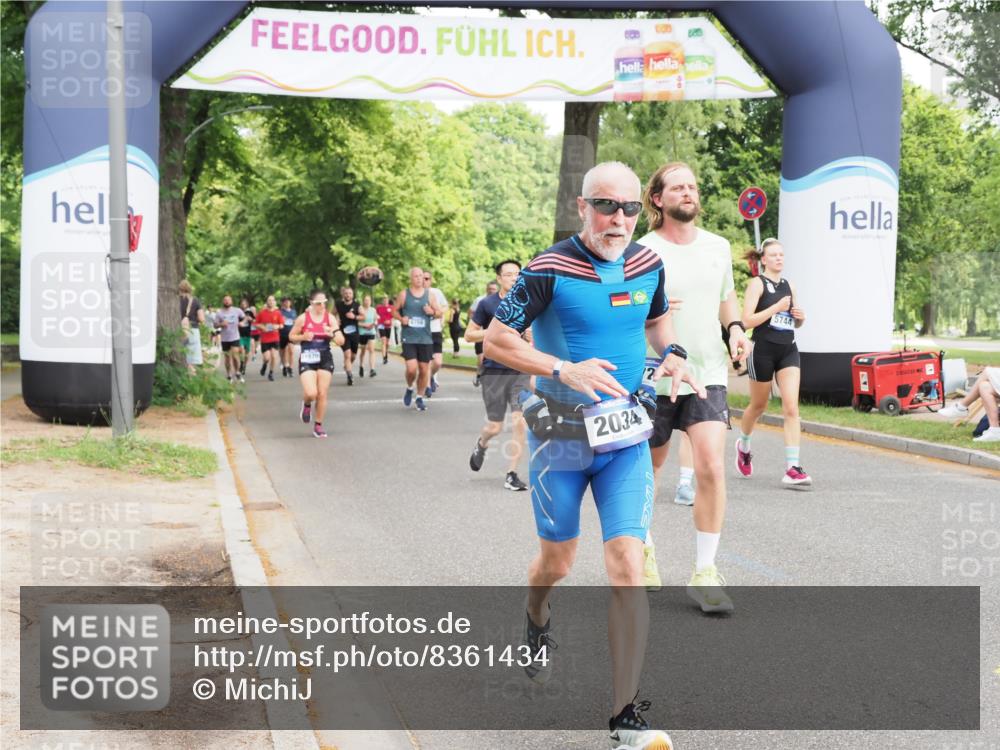 29.06.2025 - hella hamburg halbmarathon MichiJ http://msf.ph/oto/8361434 29.06.2025 10:42:58 Zwischen KM18-KM19 2034, 4249, 5721, 5744, 11039, 11870, 12440, 13394, 15134 meine-sportfotos.de