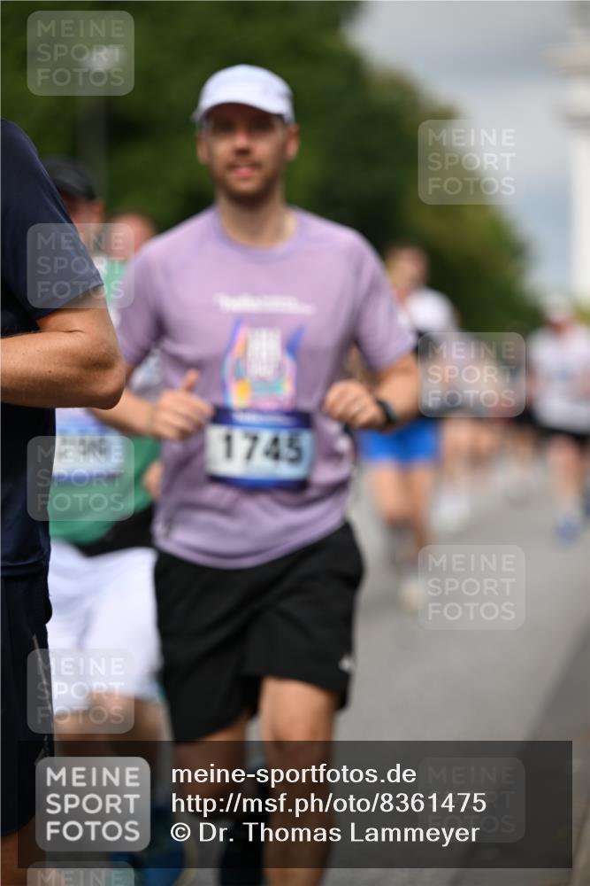 29.06.2025 - hella hamburg halbmarathon Dr. Thomas Lammeyer http://msf.ph/oto/8361475 29.06.2025 10:19:03 Kennedybrücke 1296, 1379, 1524, 1575, 1745, 2046, 2281, 2690, 3507, 3509, 3513, 3650, 4492, 4494, 4495, 4641, 5271, 5608, 5800, 5981, 5986, 6248, 6317, 6710, 7195, 7439, 7881, 8237, 8239, 8256, 8275, 8522, 8609, 8854, 8892, 9423, 9709, 9911, 9975, 9997, 10589, 10717, 10858, 11271 meine-sportfotos.de