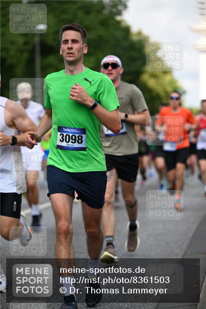 29.06.2025 - hella hamburg halbmarathon Dr. Thomas Lammeyer http://msf.ph/oto/8361503 29.06.2025 09:56:37 Kennedybrücke 1012, 1070, 1163, 1176, 1391, 1468, 1613, 1735, 1782, 2048, 2189, 2213, 2590, 2788, 2970, 3021, 3098, 3109, 3124, 3304, 3907, 3917, 3928, 4277, 4497, 4691, 4933, 4981, 4997, 5476, 5477, 5623, 5624, 5682, 6152, 6712, 6716, 7005, 7093, 7204, 7325, 7599, 7765, 7843, 8063, 8145, 8664, 8694, 8704, 8722, 9081, 9213, 9232, 9374, 9534, 9538, 9540, 9585, 10000, 10208, 10246, 10313, 10750, 10796, 10969, 11153, 11291, 11346 meine-sportfotos.de