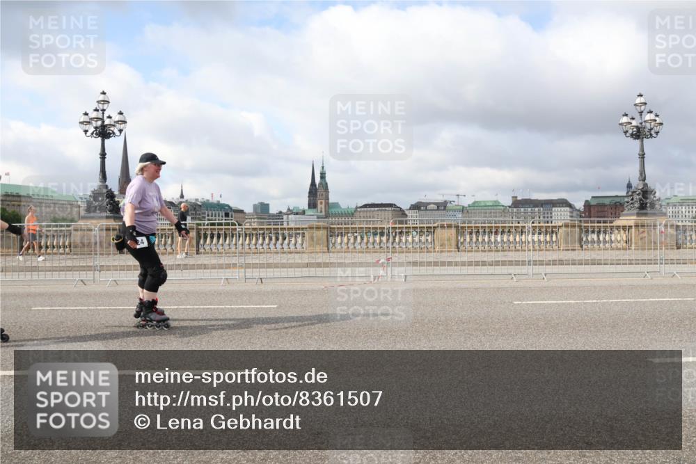 29.06.2025 - hella hamburg halbmarathon Lena Gebhardt http://msf.ph/oto/8361507 29.06.2025 09:10:14 Lombardsbrücke 24 meine-sportfotos.de