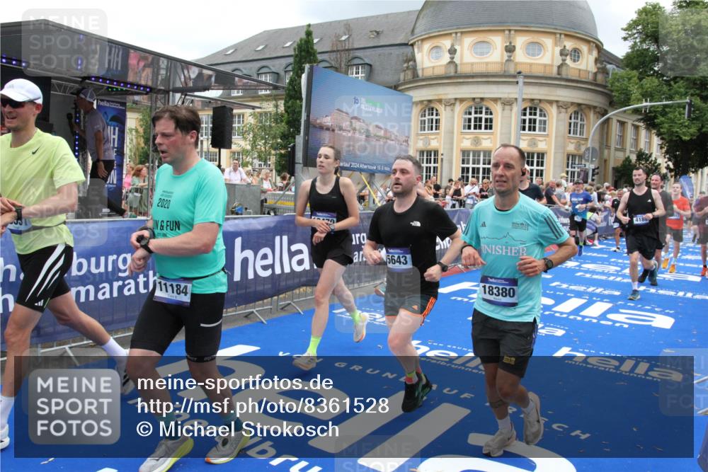 29.06.2025 - hella hamburg halbmarathon Michael Strokosch http://msf.ph/oto/8361528 29.06.2025 10:55:25 Ziel 1130, 2771, 4189, 5287, 5643, 6723, 6938, 8487, 10263, 11184, 12526, 13234, 13236, 13470, 16985, 17603, 17940, 18290, 18380, 18531 meine-sportfotos.de