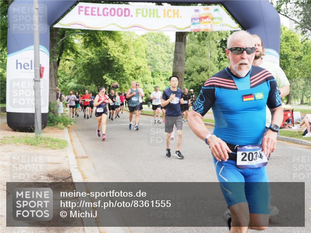 29.06.2025 - hella hamburg halbmarathon MichiJ http://msf.ph/oto/8361555 29.06.2025 10:42:58 Zwischen KM18-KM19 2034, 4249, 5721, 5744, 11039, 11870, 12440, 13394, 15134 meine-sportfotos.de
