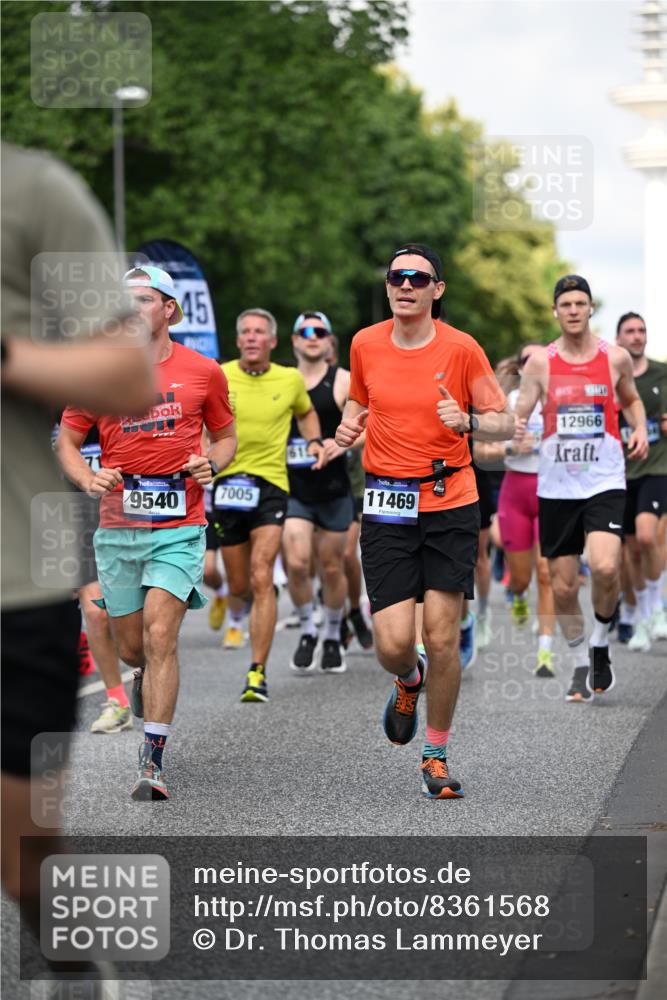 29.06.2025 - hella hamburg halbmarathon Dr. Thomas Lammeyer http://msf.ph/oto/8361568 29.06.2025 09:56:39 Kennedybrücke 1012, 1070, 1163, 1176, 1391, 1468, 1613, 1735, 1782, 2048, 2189, 2213, 2590, 2788, 2970, 3021, 3098, 3304, 3907, 3917, 3928, 4277, 4497, 4691, 4933, 4981, 4997, 5476, 5623, 5624, 5682, 6152, 6712, 6716, 7005, 7093, 7147, 7204, 7325, 7599, 7765, 7843, 8063, 8145, 8664, 8694, 8704, 8722, 8819, 9081, 9213, 9232, 9374, 9534, 9538, 9540, 9585, 10000, 10208, 10246, 10313, 10750, 10796, 10969, 11094, 11153, 11291, 11346 meine-sportfotos.de