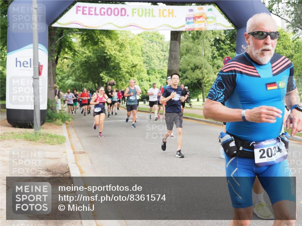 29.06.2025 - hella hamburg halbmarathon MichiJ http://msf.ph/oto/8361574 29.06.2025 10:42:59 Zwischen KM18-KM19 2034, 4249, 5721, 5744, 11039, 11870, 12440, 13394, 14363, 15134 meine-sportfotos.de