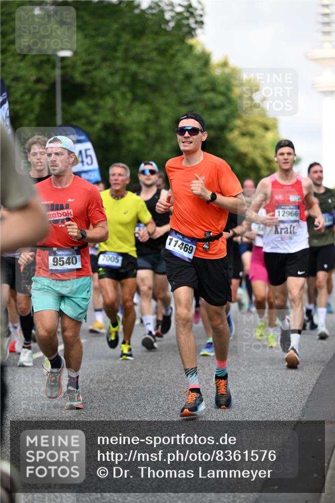 29.06.2025 - hella hamburg halbmarathon Dr. Thomas Lammeyer http://msf.ph/oto/8361576 29.06.2025 09:56:39 Kennedybrücke 1012, 1070, 1163, 1176, 1391, 1468, 1613, 1735, 1782, 2048, 2189, 2213, 2590, 2788, 2970, 3021, 3098, 3304, 3907, 3917, 3928, 4277, 4497, 4691, 4933, 4981, 4997, 5476, 5623, 5624, 5682, 6152, 6712, 6716, 7005, 7093, 7147, 7204, 7325, 7599, 7765, 7843, 8063, 8145, 8664, 8694, 8704, 8722, 8819, 9081, 9213, 9232, 9374, 9534, 9538, 9540, 9585, 10000, 10208, 10246, 10313, 10750, 10796, 10969, 11094, 11153, 11291, 11346 meine-sportfotos.de