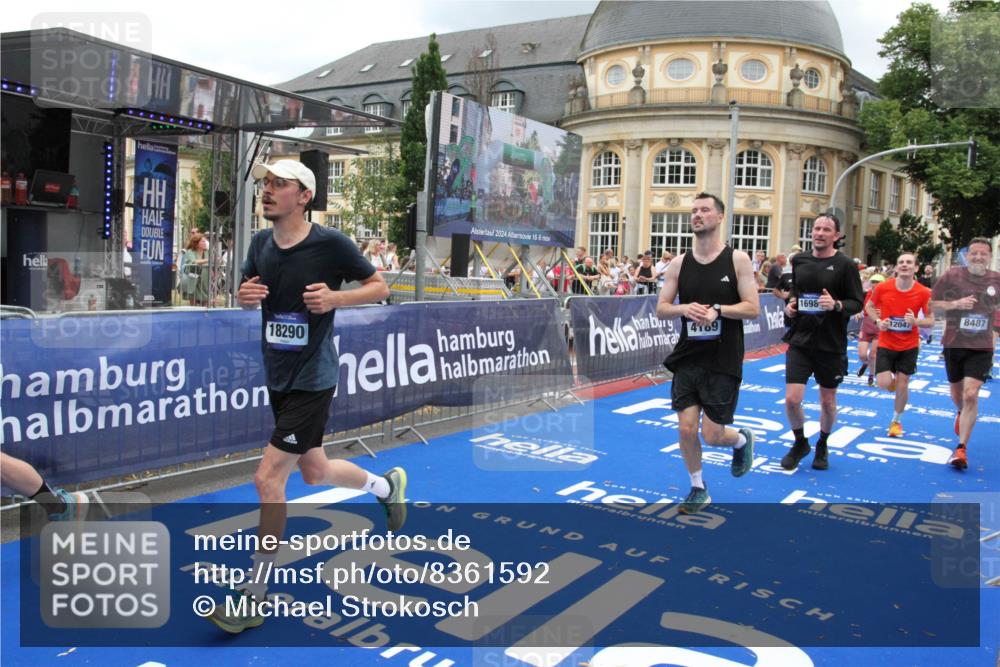 29.06.2025 - hella hamburg halbmarathon Michael Strokosch http://msf.ph/oto/8361592 29.06.2025 10:55:26 Ziel 1130, 2252, 2771, 4189, 4951, 5287, 5643, 6723, 6938, 8487, 11184, 12526, 13234, 13236, 13470, 16213, 16985, 17603, 17940, 18290, 18380, 18531 meine-sportfotos.de