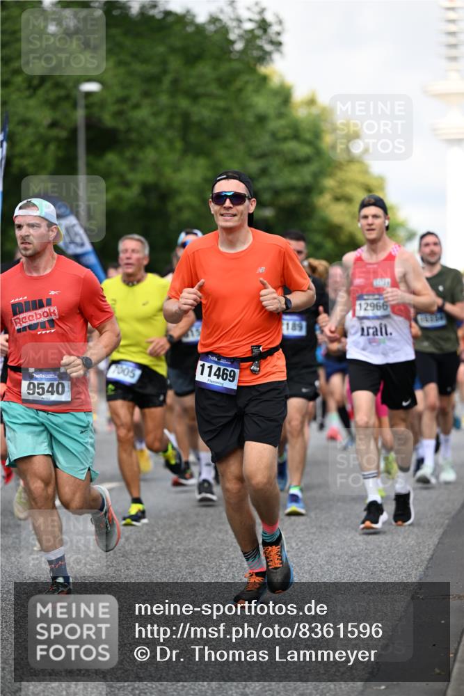 29.06.2025 - hella hamburg halbmarathon Dr. Thomas Lammeyer http://msf.ph/oto/8361596 29.06.2025 09:56:39 Kennedybrücke 1012, 1070, 1163, 1176, 1391, 1468, 1613, 1735, 1782, 2048, 2189, 2213, 2590, 2788, 2970, 3021, 3098, 3304, 3907, 3917, 3928, 4277, 4497, 4691, 4933, 4981, 4997, 5476, 5623, 5624, 5682, 6152, 6712, 6716, 7005, 7093, 7147, 7204, 7325, 7599, 7765, 7843, 8063, 8145, 8664, 8694, 8704, 8722, 8819, 9081, 9213, 9232, 9374, 9534, 9538, 9540, 9585, 10000, 10208, 10246, 10313, 10750, 10796, 10969, 11094, 11153, 11291, 11346 meine-sportfotos.de