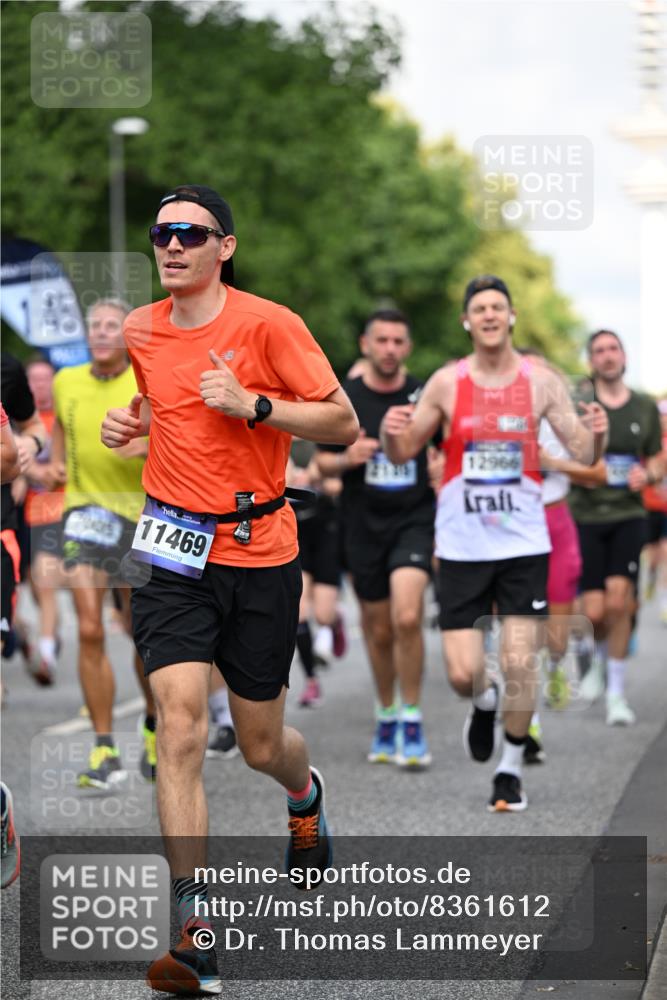 29.06.2025 - hella hamburg halbmarathon Dr. Thomas Lammeyer http://msf.ph/oto/8361612 29.06.2025 09:56:40 Kennedybrücke 1012, 1070, 1163, 1176, 1391, 1468, 1613, 1735, 1782, 2048, 2189, 2213, 2590, 2788, 2970, 3021, 3098, 3304, 3907, 3917, 3928, 4277, 4497, 4933, 4981, 4997, 5476, 5623, 5624, 5682, 6152, 6712, 6716, 7005, 7093, 7147, 7204, 7322, 7325, 7599, 7765, 7843, 8063, 8145, 8664, 8694, 8704, 8722, 8819, 9081, 9213, 9232, 9374, 9534, 9538, 9540, 9585, 10000, 10208, 10246, 10313, 10750, 10969, 11094, 11153, 11291, 11346 meine-sportfotos.de