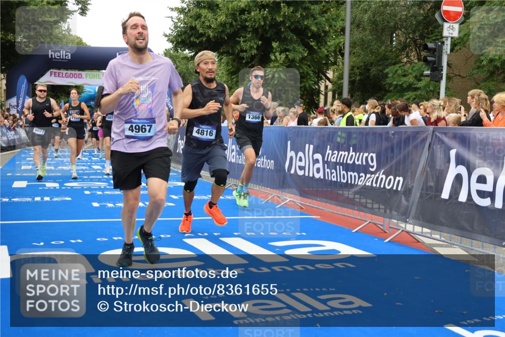 29.06.2025 - hella hamburg halbmarathon Strokosch-Dieckow http://msf.ph/oto/8361655 29.06.2025 10:51:07 Ziel 1366, 1630, 4077, 4404, 4816, 4967, 5600, 6027, 8117, 8261, 8508, 8704, 10508, 10603, 10868, 11512, 11625, 11733, 13008, 13073, 14125, 15480, 17221, 17384, 17530, 17823, 18066 meine-sportfotos.de