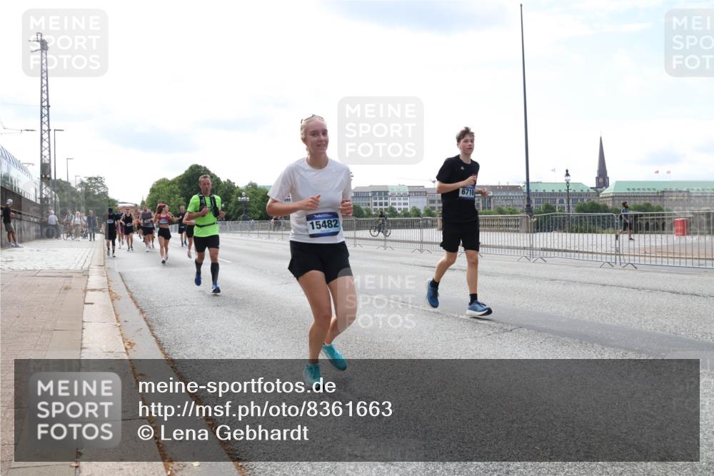29.06.2025 - hella hamburg halbmarathon Lena Gebhardt http://msf.ph/oto/8361663 29.06.2025 10:14:13 Lombardsbrücke 15482, 6710, 1131, 1194, 1406, 1480, 1890, 2494, 3756, 3939, 4001, 4032, 4962, 5670, 5719, 6028, 6083, 6089, 6287, 6366, 6710, 7209, 7442, 7462, 7802, 7840, 7991, 8001, 8057, 8409, 8673, 8892, 9845, 9886, 10224, 10442, 10443, 11441, 11987, 12467, 12938, 13237, 13285, 13788, 14488, 15085, 15482, 15721, 15722, 15840, 16126, 17439, 17985, 18041, 18236, 18239 meine-sportfotos.de