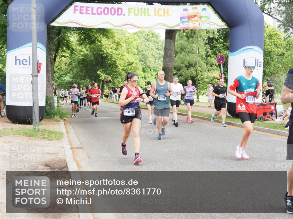 29.06.2025 - hella hamburg halbmarathon MichiJ http://msf.ph/oto/8361770 29.06.2025 10:43:00 Zwischen KM18-KM19 2034, 4249, 5721, 5744, 11039, 11870, 12440, 13394, 14363, 15134, 17993 meine-sportfotos.de