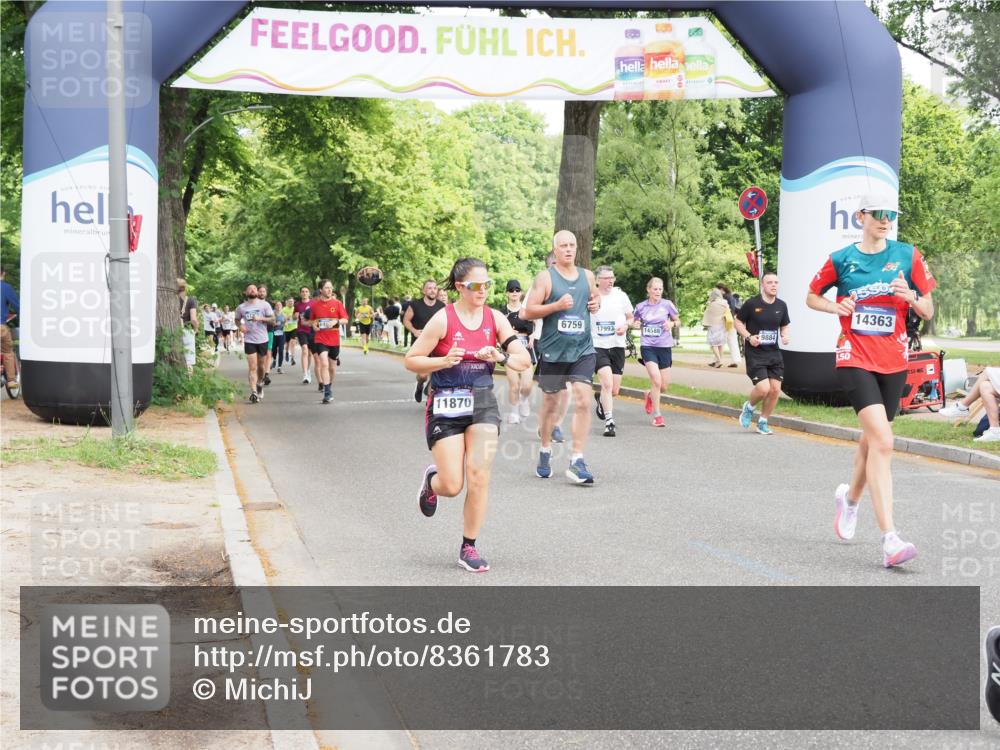 29.06.2025 - hella hamburg halbmarathon MichiJ http://msf.ph/oto/8361783 29.06.2025 10:43:01 Zwischen KM18-KM19 2034, 4249, 5721, 5744, 6759, 9884, 11039, 11870, 12440, 13394, 14363, 14588, 17660, 17993 meine-sportfotos.de