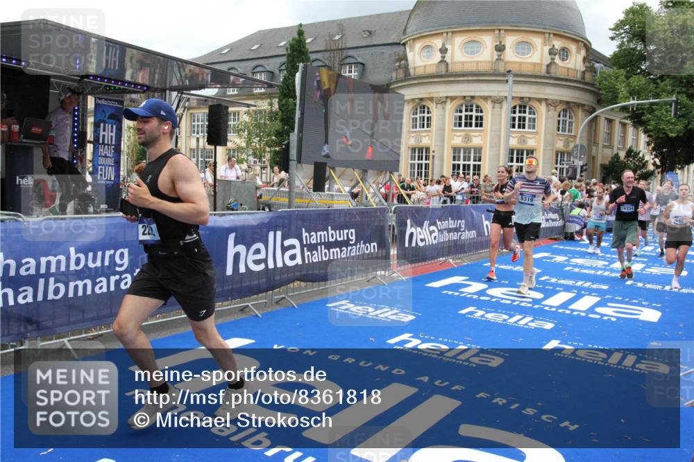 29.06.2025 - hella hamburg halbmarathon Michael Strokosch http://msf.ph/oto/8361818 29.06.2025 10:55:33 Ziel 1130, 2252, 2771, 4951, 5319, 6591, 6938, 8573, 11554, 12544, 12584, 13234, 13267, 14036, 14592, 16213, 16334, 16609, 17603 meine-sportfotos.de