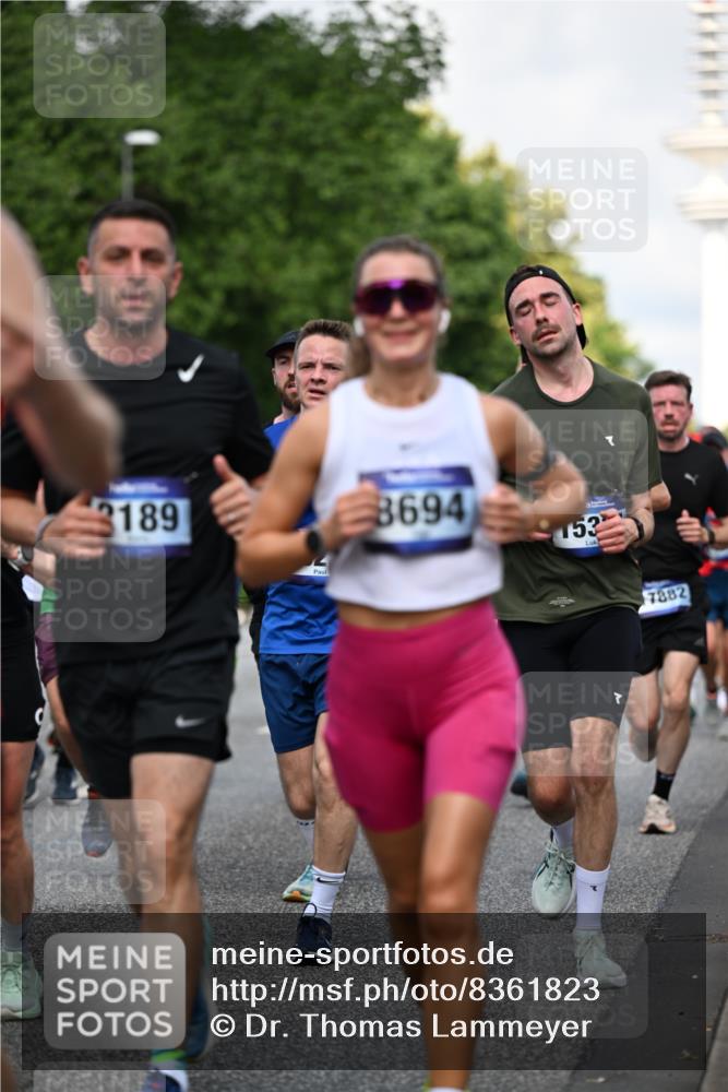 29.06.2025 - hella hamburg halbmarathon Dr. Thomas Lammeyer http://msf.ph/oto/8361823 29.06.2025 09:56:42 Kennedybrücke 1012, 1070, 1163, 1176, 1391, 1468, 1558, 1613, 1735, 1782, 2048, 2189, 2213, 2590, 2788, 2970, 3021, 3098, 3304, 3907, 3917, 3928, 4277, 4933, 4981, 4997, 5476, 5623, 5624, 5682, 6152, 6712, 6716, 7005, 7093, 7147, 7204, 7322, 7325, 7450, 7599, 7765, 7843, 8063, 8145, 8664, 8694, 8704, 8722, 8819, 9081, 9213, 9232, 9374, 9534, 9538, 9540, 9585, 10000, 10208, 10246, 10313, 10750, 10969, 11094, 11153, 11291, 11346 meine-sportfotos.de