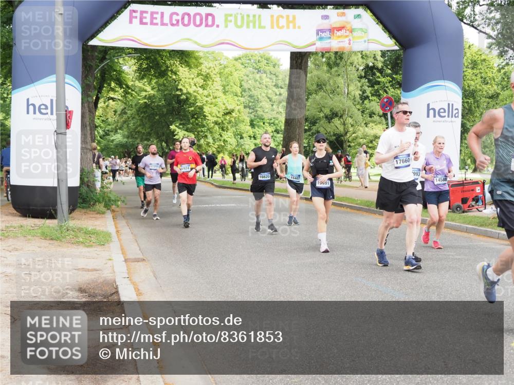 29.06.2025 - hella hamburg halbmarathon MichiJ http://msf.ph/oto/8361853 29.06.2025 10:43:02 Zwischen KM18-KM19 2034, 5721, 5744, 6759, 6924, 9884, 11870, 12440, 13394, 14363, 14588, 16620, 17660, 17993 meine-sportfotos.de