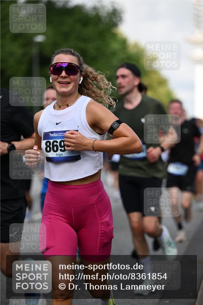 29.06.2025 - hella hamburg halbmarathon Dr. Thomas Lammeyer http://msf.ph/oto/8361854 29.06.2025 09:56:42 Kennedybrücke 1012, 1070, 1163, 1176, 1391, 1468, 1558, 1613, 1735, 1782, 2048, 2189, 2213, 2590, 2788, 2970, 3021, 3098, 3304, 3907, 3917, 3928, 4277, 4933, 4981, 4997, 5476, 5623, 5624, 5682, 6152, 6712, 6716, 7005, 7093, 7147, 7204, 7322, 7325, 7450, 7599, 7765, 7843, 8063, 8145, 8664, 8694, 8704, 8722, 8819, 9081, 9213, 9232, 9374, 9534, 9538, 9540, 9585, 10000, 10208, 10246, 10313, 10750, 10969, 11094, 11153, 11291, 11346 meine-sportfotos.de