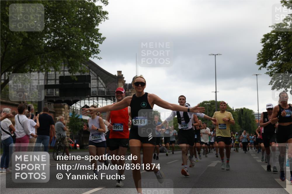 29.06.2025 - hella hamburg halbmarathon Yannick Fuchs http://msf.ph/oto/8361874 29.06.2025 10:53:15 20KM 1285, 2006, 2348, 2584, 2677, 2957, 2978, 3114, 3181, 3279, 3425, 3983, 4088, 4592, 5347, 5633, 5885, 6087, 6202, 6220, 6438, 6997, 7031, 7223, 7287, 7476, 8290, 9655, 10036, 10587, 10759, 10896, 10943, 11935, 11938, 12206, 12261, 12564, 12633, 12736, 12862, 13583, 13761, 14375, 14567, 14732, 14902, 14965, 15232, 15240, 15284, 15824, 16160, 16341, 16563, 16910, 16980, 17017, 17346, 17503, 17630, 18153, 18266, 18327, 18467, 18716, 19015, 19160 meine-sportfotos.de