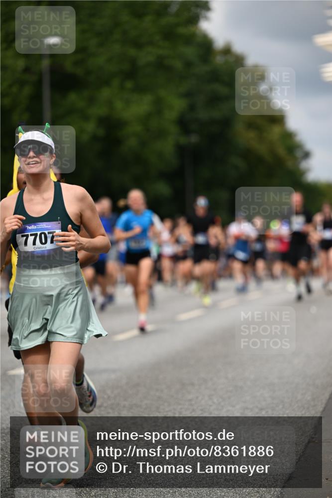 29.06.2025 - hella hamburg halbmarathon Dr. Thomas Lammeyer http://msf.ph/oto/8361886 29.06.2025 10:41:25 Kennedybrücke 56, 1022, 1118, 1253, 1276, 1339, 1488, 1490, 1597, 1819, 1952, 2072, 2104, 2199, 2272, 2552, 3165, 3230, 3398, 3428, 3714, 3873, 4347, 4618, 4733, 5146, 5224, 5560, 5640, 5786, 5940, 6243, 6584, 6804, 6821, 7202, 7235, 7707, 7823, 8257, 8258, 8315, 8758, 9054, 9055, 10024, 10112, 10476, 10762, 10798, 10862, 10919, 10931 meine-sportfotos.de