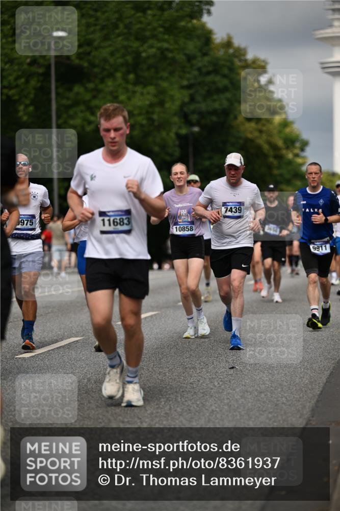 29.06.2025 - hella hamburg halbmarathon Dr. Thomas Lammeyer http://msf.ph/oto/8361937 29.06.2025 10:19:06 Kennedybrücke 1296, 1379, 1524, 1575, 1745, 2281, 2690, 3507, 3509, 3513, 3650, 4492, 4494, 4495, 4641, 5271, 5608, 5739, 5800, 5981, 5986, 6248, 6317, 6710, 7195, 7439, 7809, 7810, 7881, 8237, 8239, 8256, 8275, 8609, 8854, 8892, 9423, 9709, 9911, 9975, 9997, 10589, 10717, 10858, 11271 meine-sportfotos.de